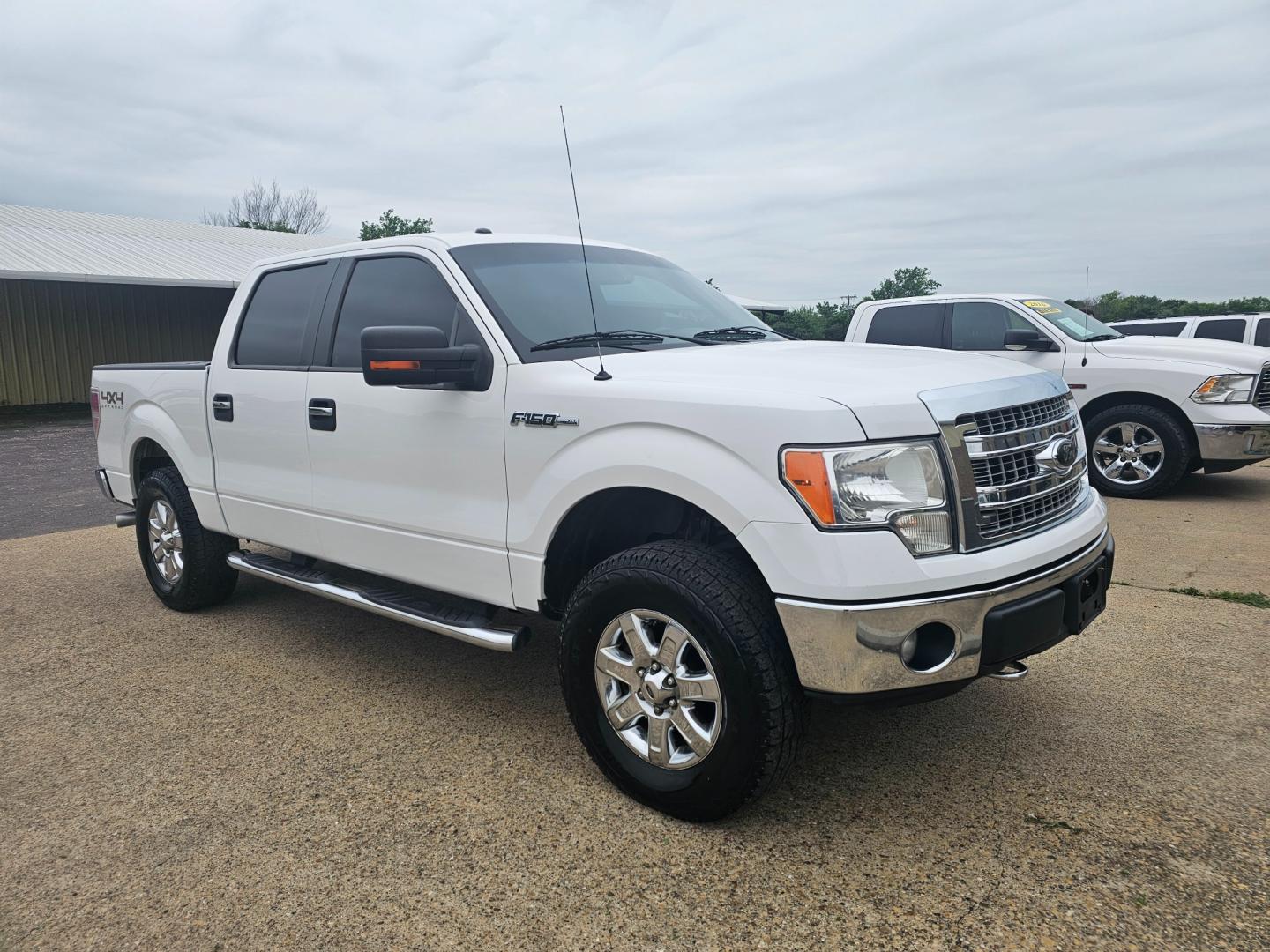 2013 WHITE Ford F-150 XL SuperCrew 5.5-ft. Bed 4WD (1FTFW1E63DF) with an 6.2L V8 SOHC 16V engine, 6-Speed Automatic transmission, located at 533 S Seven Points BLVD, Seven Points, TX, 75143, (430) 255-4030, 32.313999, -96.209351 - Photo#1